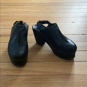No. 6 clogs - black size 38